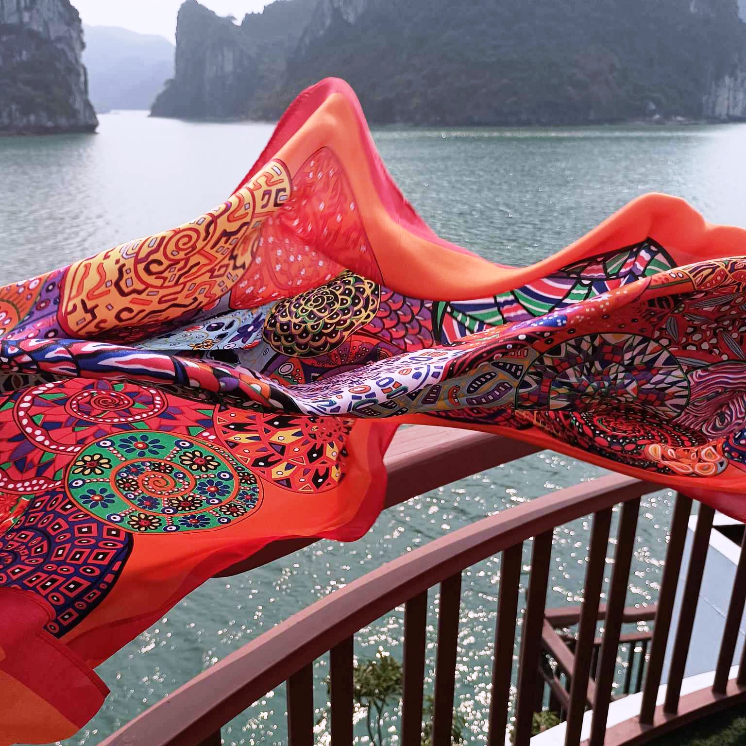 Шалове от 100% естествена коприна