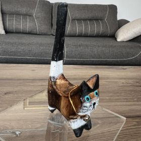 Малка пластика на малтийска котка