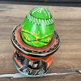 Ръчно изработено дървено яйце