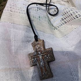 Кръст, колие от ръчно рисуван порцелан