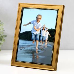 Класическа златна рамка за снимки и картини