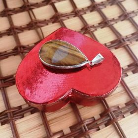 Медальон с естествен ахат, тигрово око