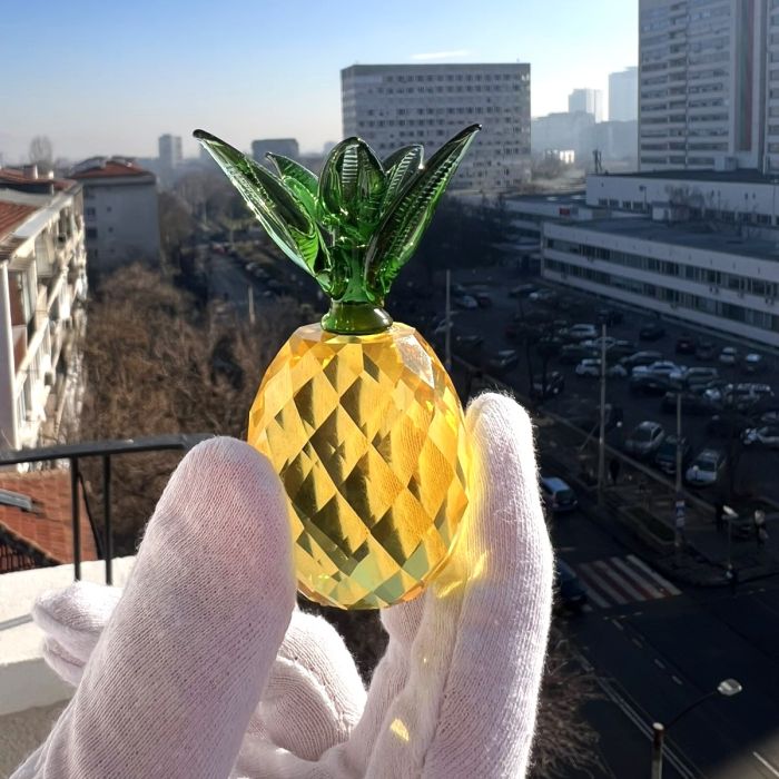 Ананас от цветно стъкло