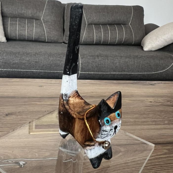 Малка пластика на малтийска котка