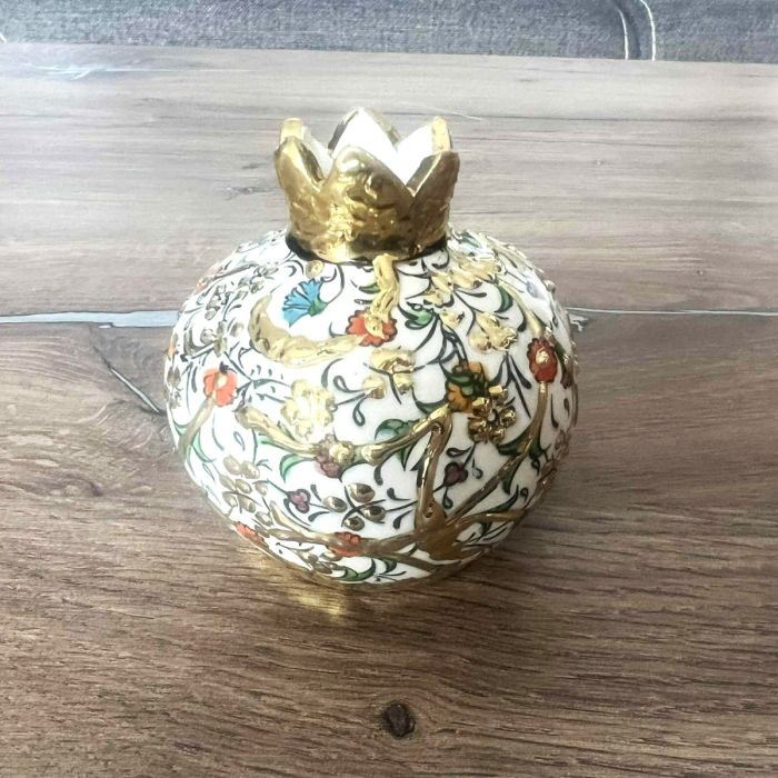 Златният нар - царски  символ