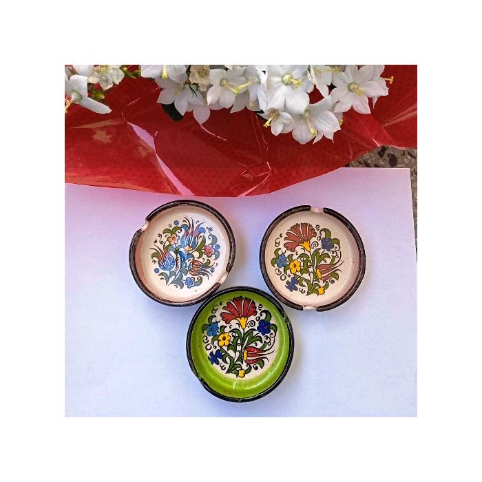 Уникални рисувани пепелници