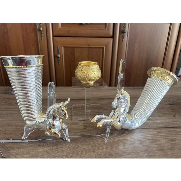 Реплики н тракийски и български съкровища