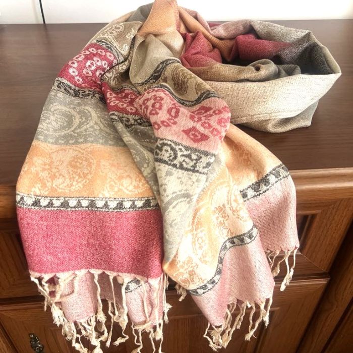 Аристократичен шал от пашмир, пепел от рози