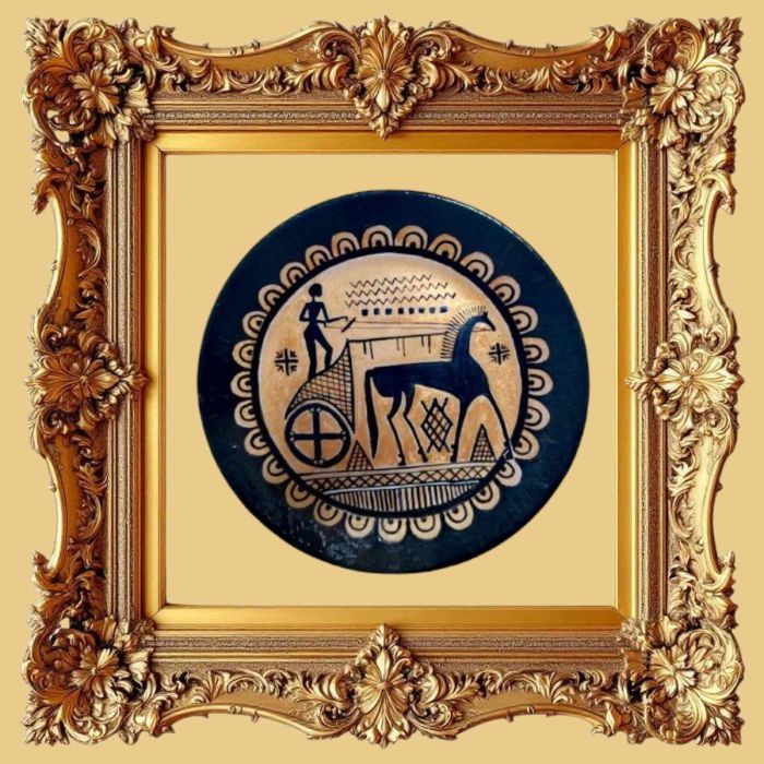 Картина с ръчно рисувана керамична чиния със златен варак, Победа