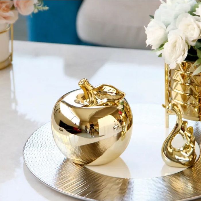 Златната ябълка, малка пластика