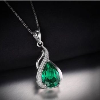 Нежна е нощта, сребърно колие с изумруд