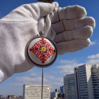 Колие с българска шевица, ръчна бродерия