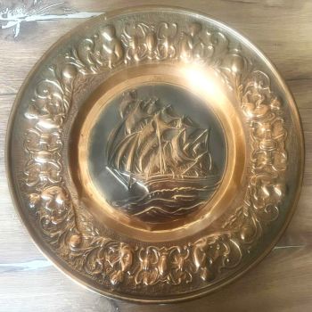 Голяма чиния кована мед, Корабът на съкровените желания, антиквариат