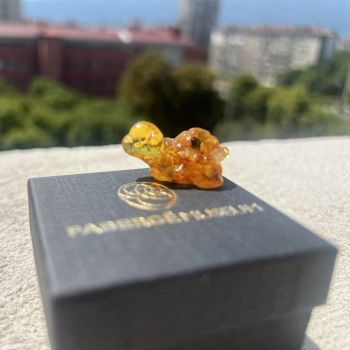 Костенурка от естествен кехлибар