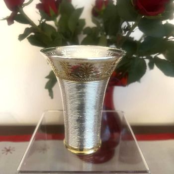 Реплика на сребърната чаша на тракийските аристократи