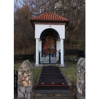 Традиция - Шал от естествена коприна, ръчна бродерия, Ловешка шевица
