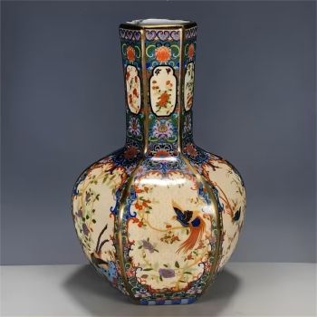 Реплика на ваза от периода на император Циенлун 