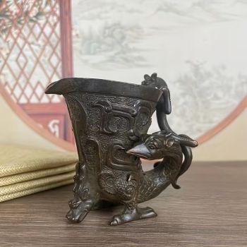 Реплика на източен ритон с митична сцена на дракон и феникс 