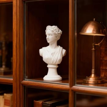 Реплика на бюст на богинята Диана