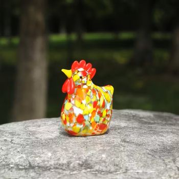 Великденска кокошка от цветно стъкло, тип Мурано