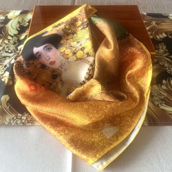 Златната Адел на Густав Клмт, шал