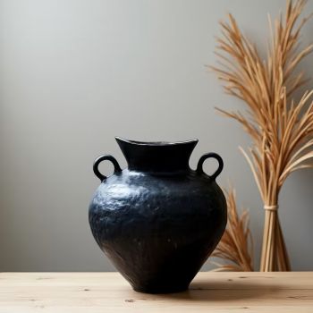 Реплика на антична ваза