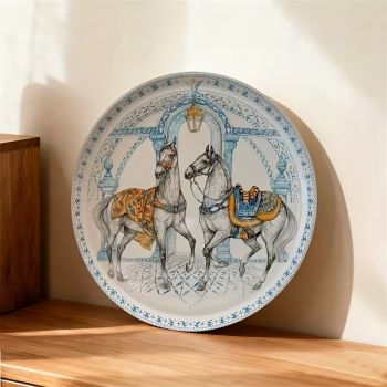 Ръчно рисувана декоративна порцеланова чиния, Готови за езда