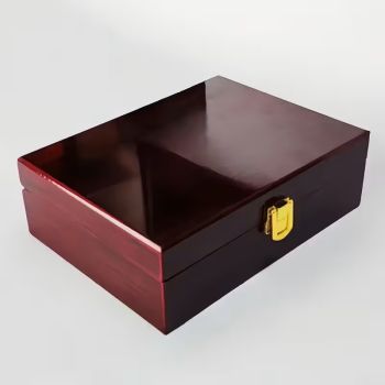 Луксозна дървена кутия с тапицерия