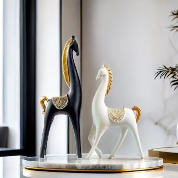 Пластика на двойка влюбени коне