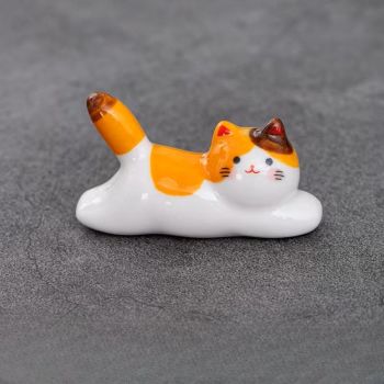 Котьо - малка керамична поставка за клечки за суши