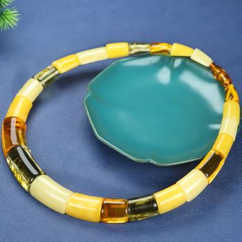 Колие от кехлибар