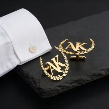 Индивидуални бутониери с инициали