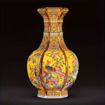 Шестстенна порцеланова ваза, ръчно изработена и рисувана реплика от епохата на император Циенлун