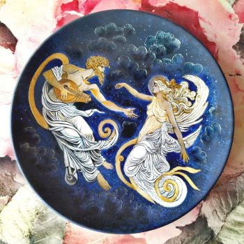 Ръчно рисувана чиния с позлата - Вечната любов на Орфей и Евредика
