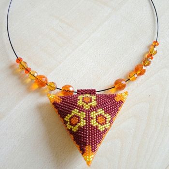 Нестинарка, ръчно изработено колие от мъниста