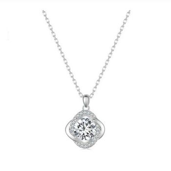 Сребърно колие с мойсенит